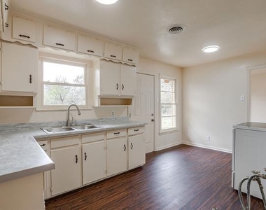 4315 Mackey Drive - Photo Thumbnail 9