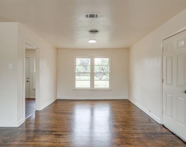 4315 Mackey Drive - Photo Thumbnail 5