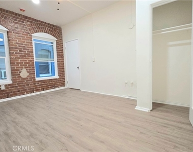 3408 Sunset Boulevard - Photo Thumbnail 9