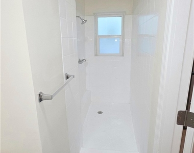 3408 W Sunset Boulevard - Photo Thumbnail 6