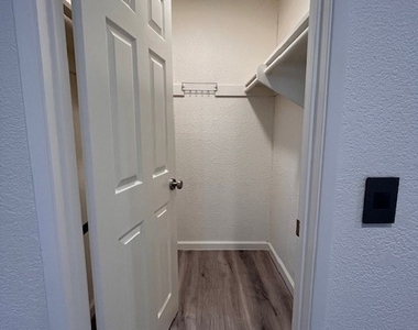 22041 Costanso - Photo Thumbnail 23