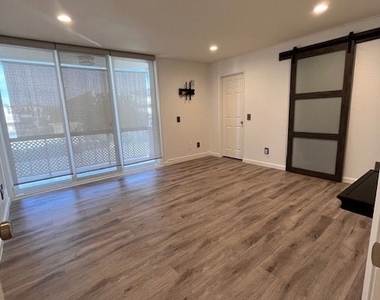 22041 Costanso - Photo Thumbnail 20