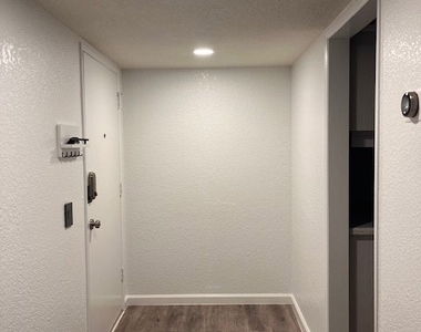 22041 Costanso - Photo Thumbnail 11