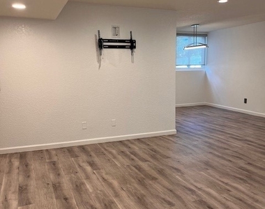 22041 Costanso - Photo Thumbnail 7