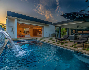 658 N Edinburgh Avenue - Photo Thumbnail 1