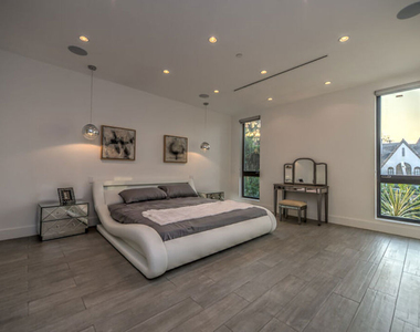 658 N Edinburgh Avenue - Photo Thumbnail 16
