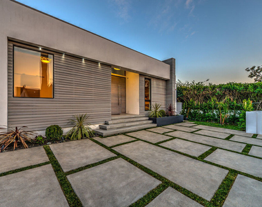 658 N Edinburgh Avenue - Photo Thumbnail 3