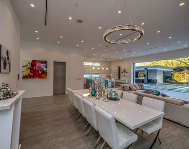 658 N Edinburgh Avenue - Photo Thumbnail 12