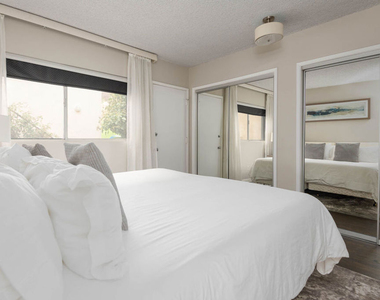 18065 Coastline Drive - Photo Thumbnail 17