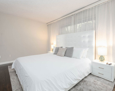 18065 Coastline Drive - Photo Thumbnail 13