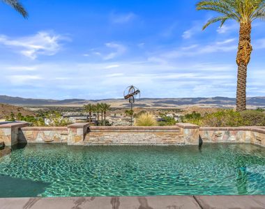 31 Hillcrest Drive - Photo Thumbnail 3