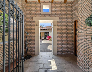 31 Hillcrest Drive - Photo Thumbnail 11