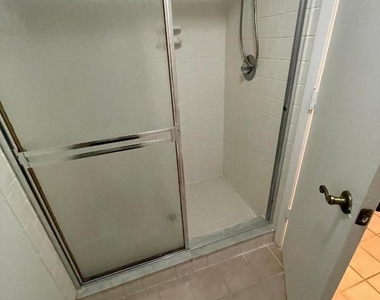1550 Se Royal Green Circle - Photo Thumbnail 10