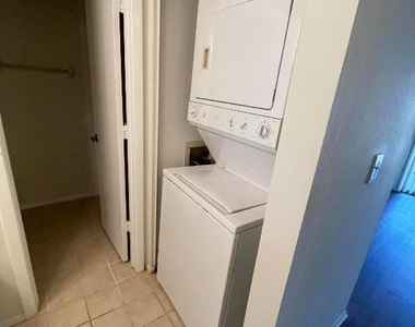 1550 Se Royal Green Circle - Photo Thumbnail 7