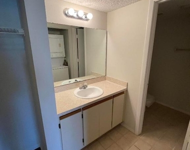 1550 Se Royal Green Circle - Photo Thumbnail 8