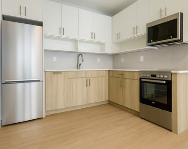 333 Linden Boulevard - Photo Thumbnail 3