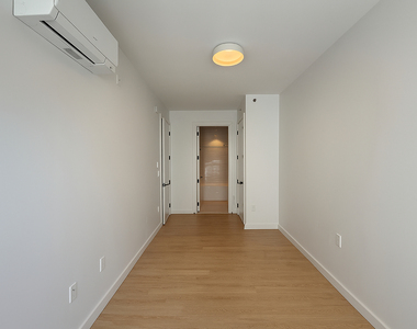 333 Linden Boulevard - Photo Thumbnail 6