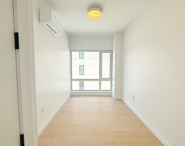 333 Linden Boulevard - Photo Thumbnail 5