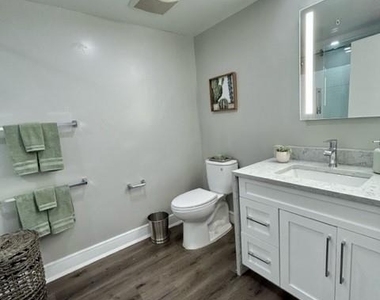 100 Glen Street - Photo Thumbnail 2