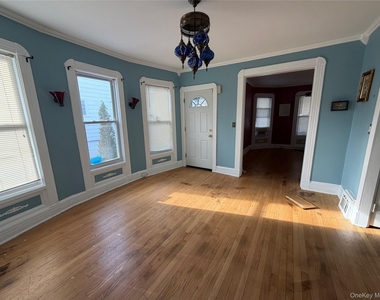184 Highland Avenue - Photo Thumbnail 7