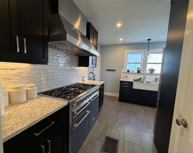184 Highland Avenue - Photo Thumbnail 10