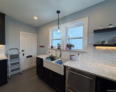 184 Highland Avenue - Photo Thumbnail 13