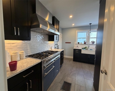 184 Highland Avenue - Photo Thumbnail 9