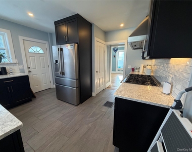 184 Highland Avenue - Photo Thumbnail 14