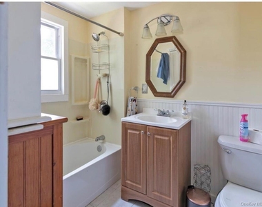 184 Highland Avenue - Photo Thumbnail 2