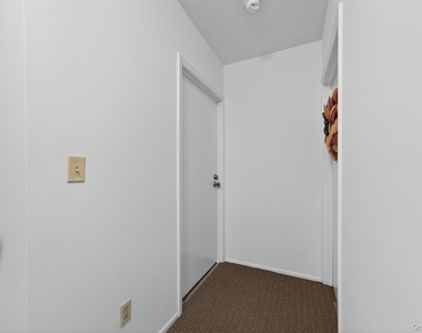 12 Scotchtown Avenue - Photo Thumbnail 29