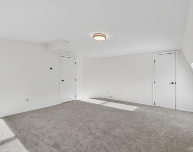 12 Scotchtown Avenue - Photo Thumbnail 23