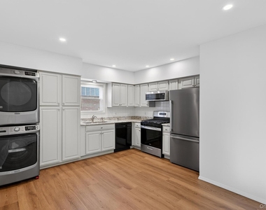 12 Scotchtown Avenue - Photo Thumbnail 11