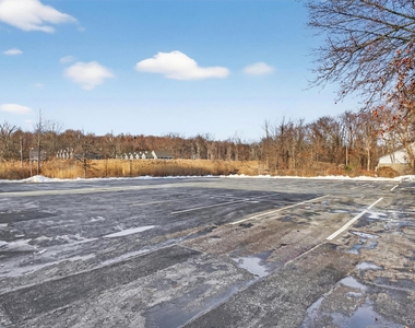 12 Scotchtown Avenue - Photo Thumbnail 34