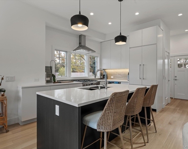 68 Foster Avenue - Photo Thumbnail 2