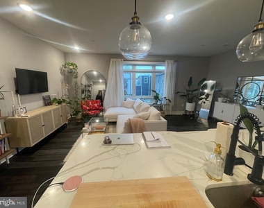 4001 Ridge Avenue - Photo Thumbnail 4