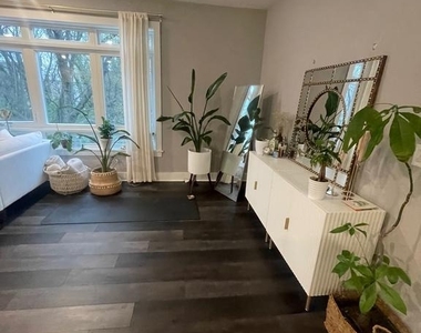 4001 Ridge Avenue - Photo Thumbnail 6