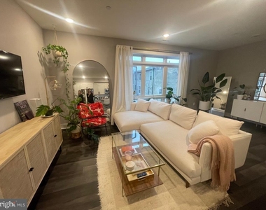 4001 Ridge Avenue - Photo Thumbnail 3