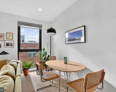 2007 Cambridge Street - Photo Thumbnail 7