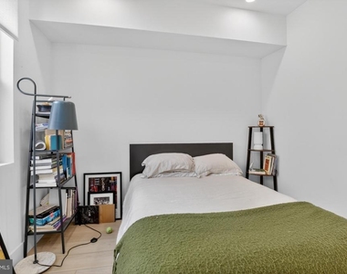 2007 Cambridge Street - Photo Thumbnail 12