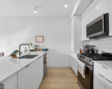 2007 Cambridge Street - Photo Thumbnail 2