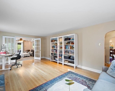 181 E Conestoga Road - Photo Thumbnail 6