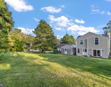 181 E Conestoga Road - Photo Thumbnail 3