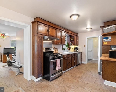 181 E Conestoga Road - Photo Thumbnail 13