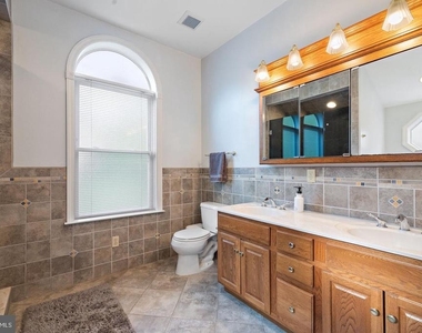 181 E Conestoga Road - Photo Thumbnail 27