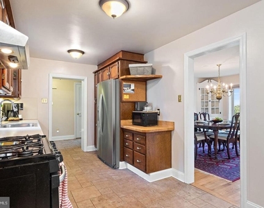 181 E Conestoga Road - Photo Thumbnail 14