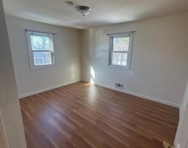 7208 Powhatan Street - Photo Thumbnail 8