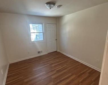 7208 Powhatan Street - Photo Thumbnail 7