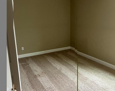 3913 Cap Stine Road - Photo Thumbnail 14