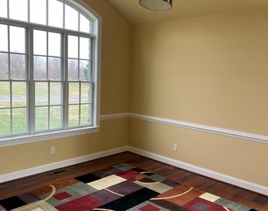 3913 Cap Stine Road - Photo Thumbnail 7