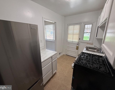 374 Chaplin Street Se - Photo Thumbnail 15